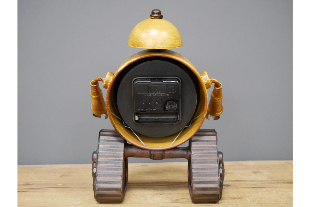 Robot Clock - Yellow Tank